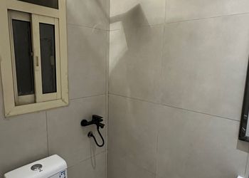 استديو بأثاث مريح وبسيط 