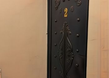 استديو بسرير ماستر وجلسة جانبية 