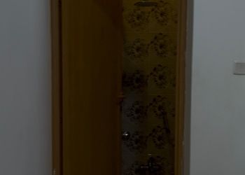 شاليه بمسطح اخضر وجلسة خارجية 