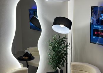 استديو راقي بدخول ذاتي 