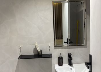 استديو بألوان مريحة وأثاث راقي