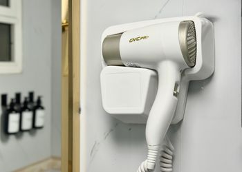 استديو بأثاث مريح وبسيط 