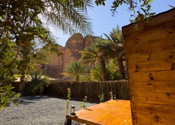 كوخ بسرير كبير علوي وسريرين فردي