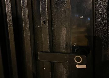 استديو بأثاث مريح وبسيط 