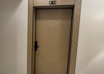 استديو بسرير ماستر وجلسة جانبية