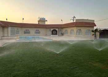 استراحة بجلسة خارجية ومجالس واسعة