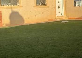 استراحة بمجلس وفناء خارجي 
