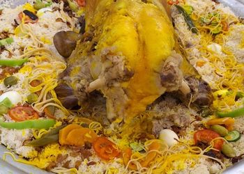 مزرعة بطراز شعبي وملحق خارجي