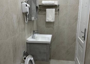 غرفة استديو متوسطة