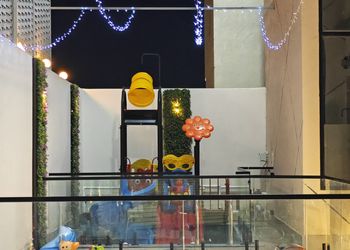 شاليه بمسبحين وصالة 