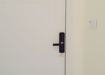 استديو بسرير ماستر وجلسة مريحة 