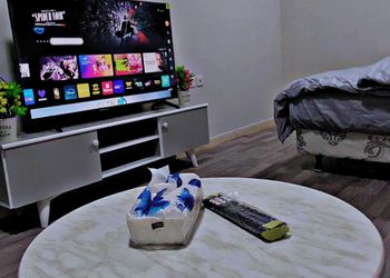 استديو بسرير ماستر وأثاث مريح 