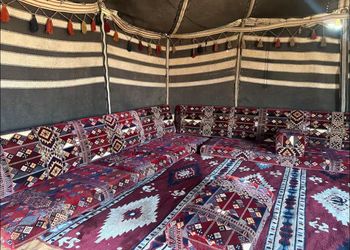 مزرعة ببيت شعر وجلسة خارجية