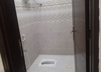 شاليه بصالة جلوس ومسبح خارجي 