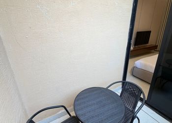 استديو هادئ بسرير ماستر