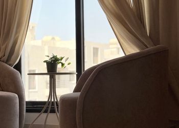 استديو بسرير ماستر وجلسة جانبية