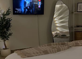 استديو بتصميم أنيق ودخول ذاتي