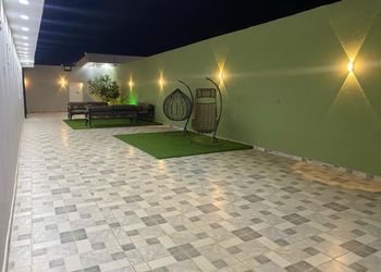 شاليه بجلسة خارجية ومسبح