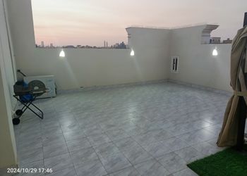 شقة بغرفة نوم هادئه جلسة خارجية