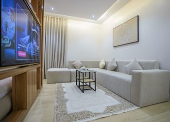 استديو هادئ بسرير ماستر