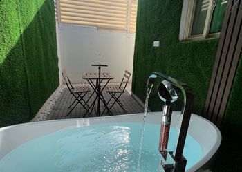 استديو بسرير ماستر وجلسة جانبية 