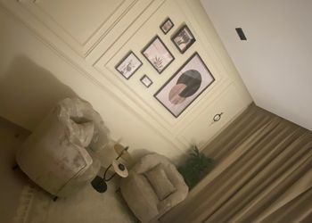 استديو بسرير ماستر وجلسة جانبية