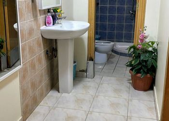 شاليه بمسبح وجلسة خارجية