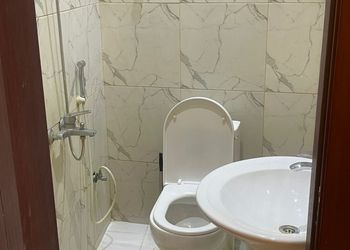 استديو بسرير ماستر وجلسة جانبية 
