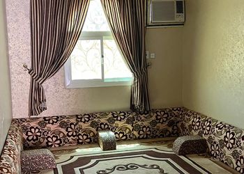 شقة بغرفتين نوم وغرفة جلوس 