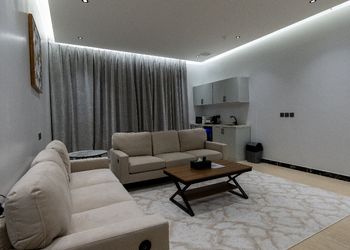 استديو بسرير ماستر وجلسة جانبية