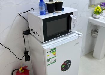 استديو بسرير ماستر وجلسة مريحة 