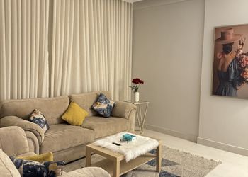 شقة بغرفة معيشة وغرفة نوم 