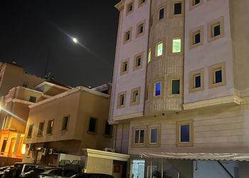 شقة بغرفتين نوم وصالة