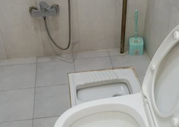 شاليه بجلسة خارجية ومسبح 