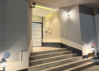استديو بأثاث مريح وبسيط 