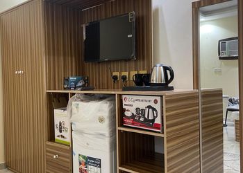 استديو بسرير ماستر وأثاث مريح 