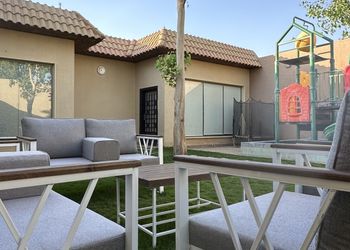 شاليه بمسبح وألعاب مائية