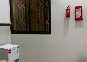 استديو بسرير ماستر وأثاث مريح 