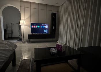 استديو هادئ بدخول ذاتي 
