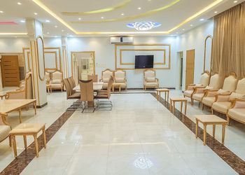 شاليه بمسطح اخضر ومجلس للمناسبات
