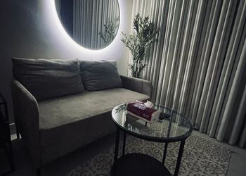 استديو بسرير ماستر وجلسة جانبية