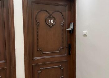 شقة بغرفة نوم وتصميم هادئ