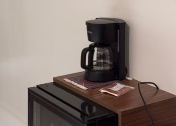 استديو بسرير ماستر وأثاث مريح 