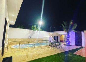 شاليه بصالة وجلسة خارجية عالمسبح