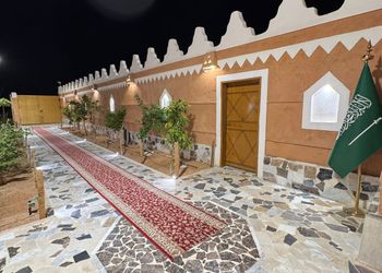 شاليه بغرفتين نوم و جلسة خارجية