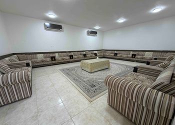 استراحة بمجلس وجلسة خارجية 