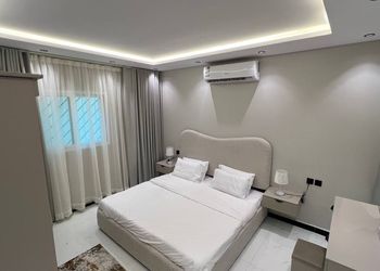 شقة بصالة وغرفتين نوم دخول ذاتي 