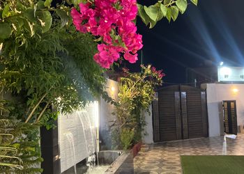 شاليه بألعاب أطفال وجلسة خارجية 