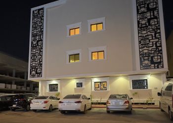 استديو هادئ بدخول ذاتي 