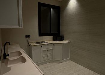 شقة بغرفة معيشة وغرفتين نوم 